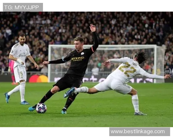 汤姆斯足球明星的传奇之路与荣耀时刻揭秘 汤姆斯足球明星的传奇之路与荣耀时刻揭秘