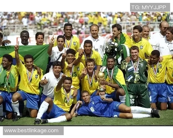 西班牙7号足球明星的辉煌历程与传奇瞬间回顾