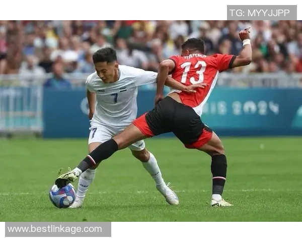 足球明星挑战极限模仿NBA经典动作展现运动魅力与风采 足球明星挑战极限模仿NBA经典动作展现运动魅力与风采